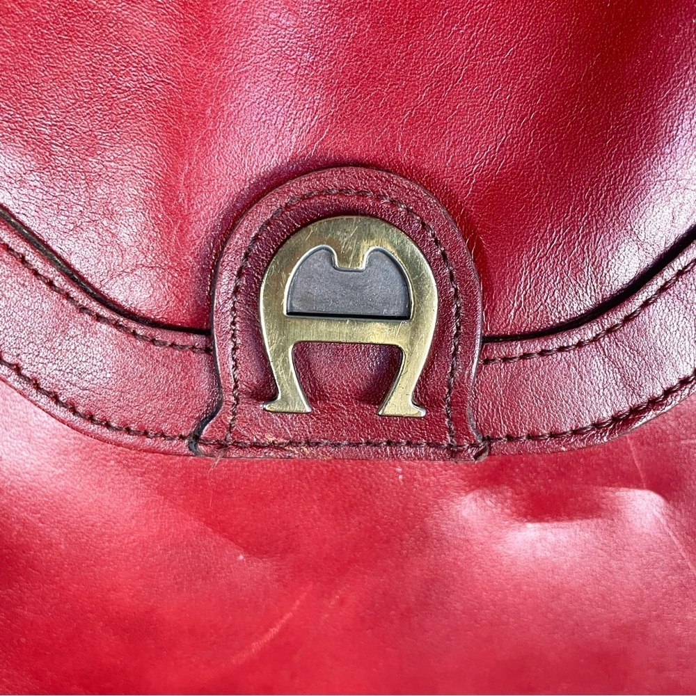Vintage Etienne Aigner Burgundy Leather Envelope Clutch Shoulder Bag Brass Logo - Picture 15 of 15